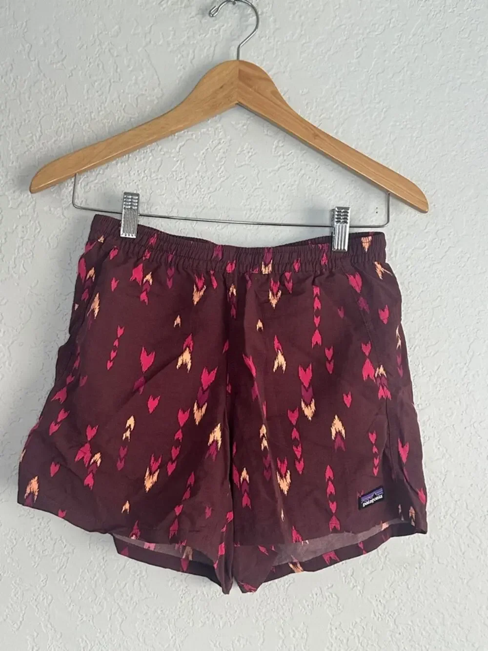 Patagonia Baggies Women's Maroon Shorts Aztec Arrow Print Pockets Summer